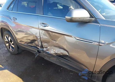 2020 Volkswagen Atlas Cross Sport 2.0T Se z USA, uszkodzony, nr VIN 1V23C2CA5LC230042